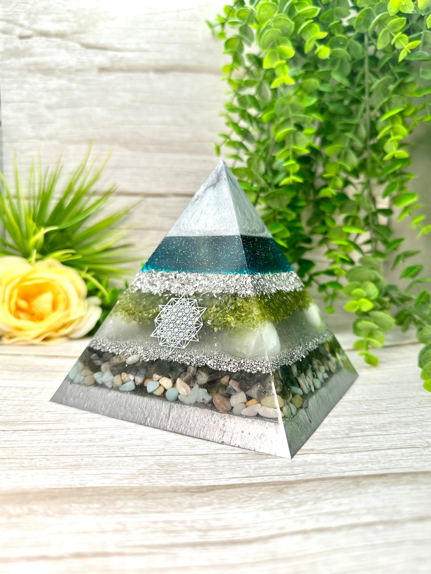 AXEL - Orgonite Pyramid - EMF Protector - Peridot, Selenite, Labradorite & Amazonite with Aluminum Metals