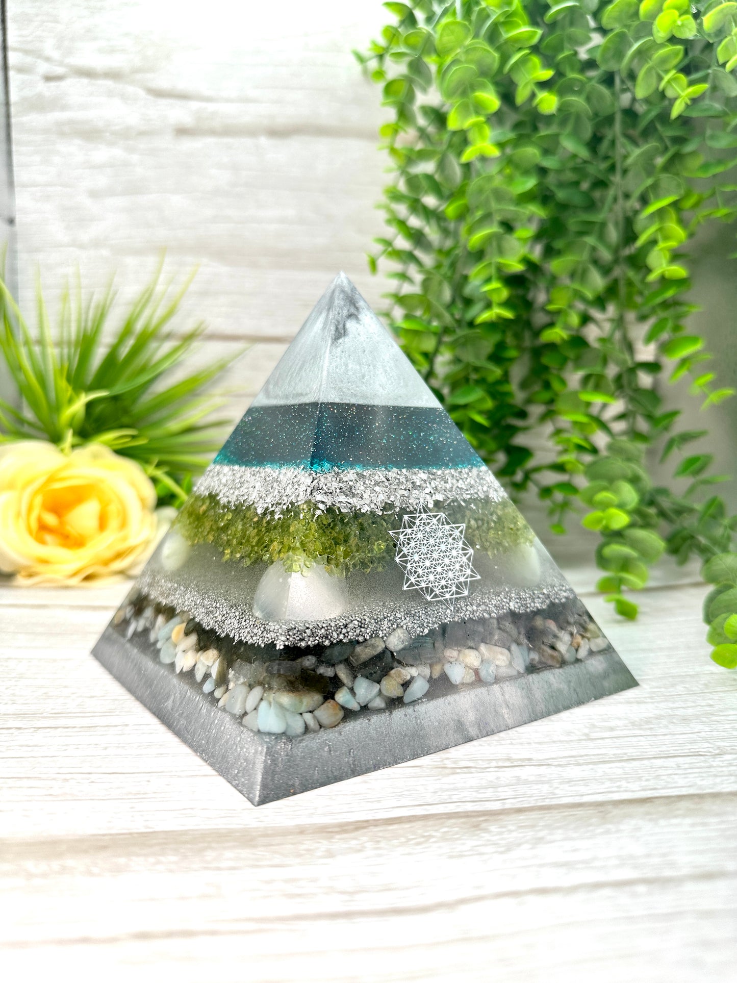 AXEL - Orgonite Pyramid - EMF Protector - Peridot, Selenite, Labradorite & Amazonite with Aluminum Metals