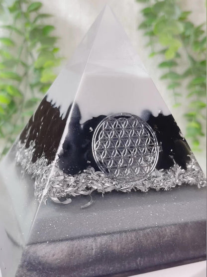NORA - Orgonite Pyramid - EMF Protection - Obsidian Crystal and Aluminum Metal
