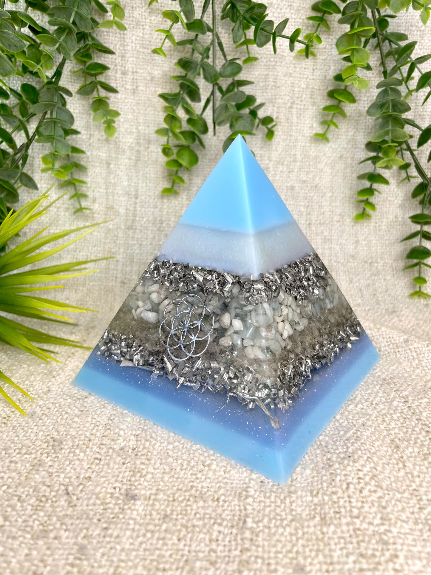 AZUL - Orgonite Pyramid - EMF Protector - Aquamarine Crystal and White Quartz with  Aluminum Metal