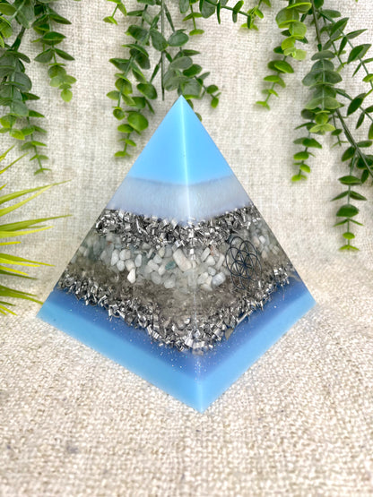 AZUL - Orgonite Pyramid - EMF Protector - Aquamarine Crystal and White Quartz with  Aluminum Metal