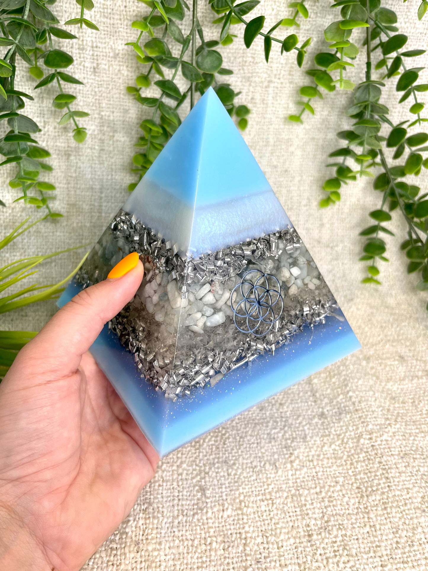 AZUL - Orgonite Pyramid - EMF Protector - Aquamarine Crystal and White Quartz with  Aluminum Metal
